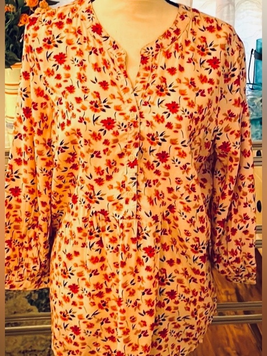 beachlunchlounge Tops - NWT BeachLunchLounge tunic. Size L. Autumn leaves print w dropped waist